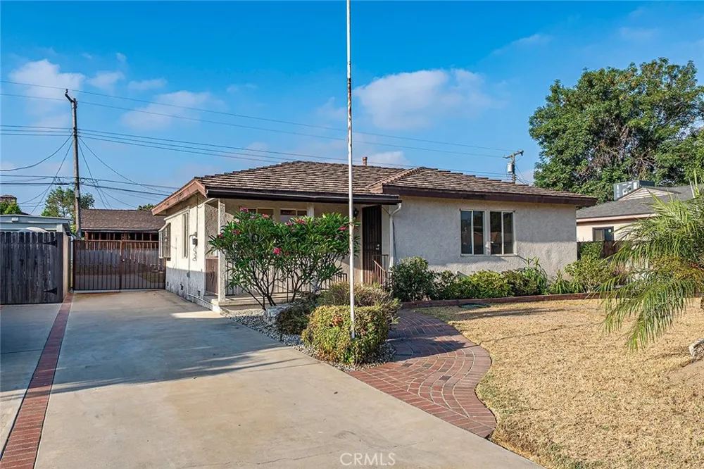 16734 E Devanah Covina, CA 91722