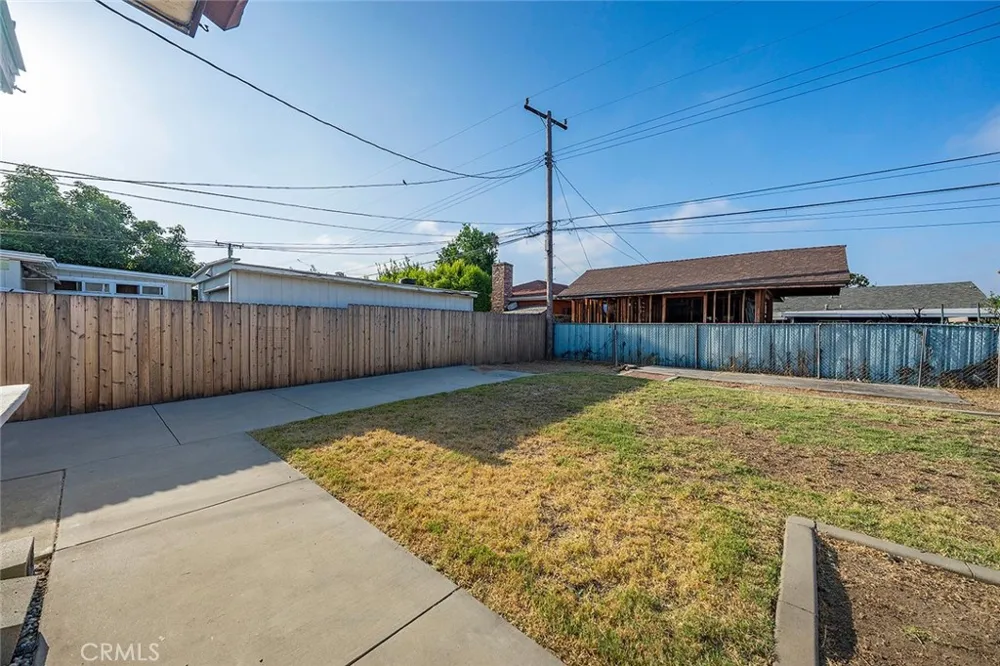 16734 E Devanah Covina, CA 91722