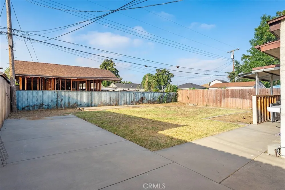 16734 E Devanah Covina, CA 91722