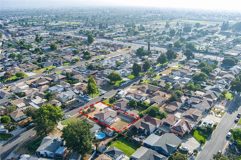 16734 E Devanah Covina, CA 91722