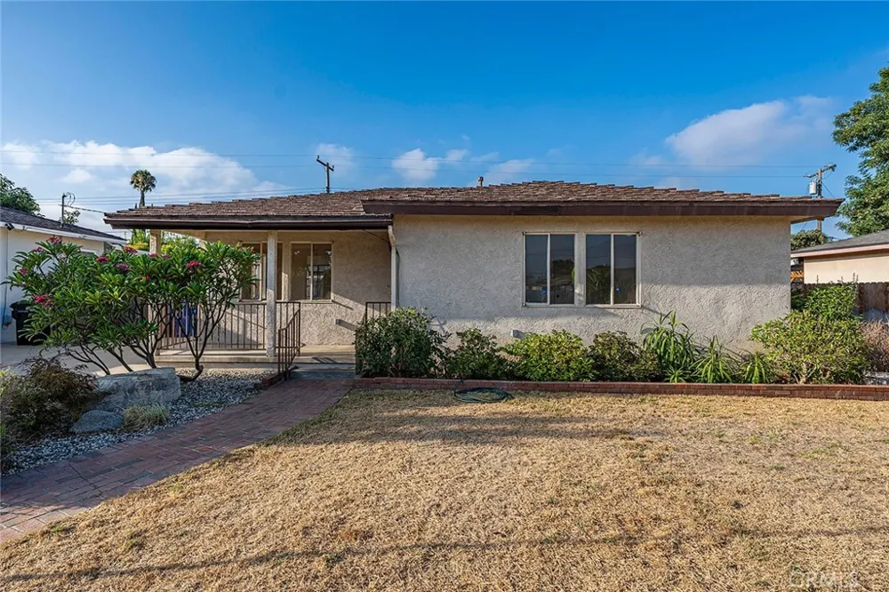 16734 E Devanah Covina, CA 91722