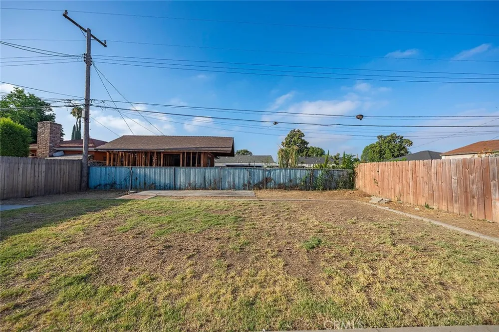16734 E Devanah Covina, CA 91722