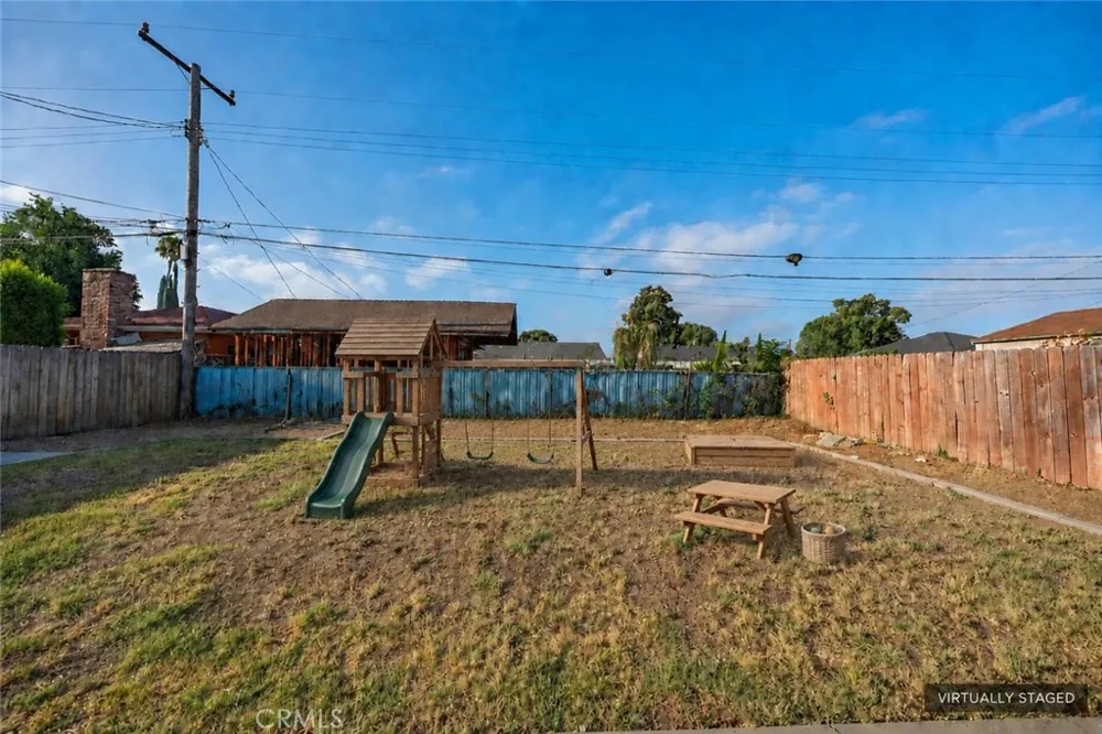 16734 E Devanah Covina, CA 91722
