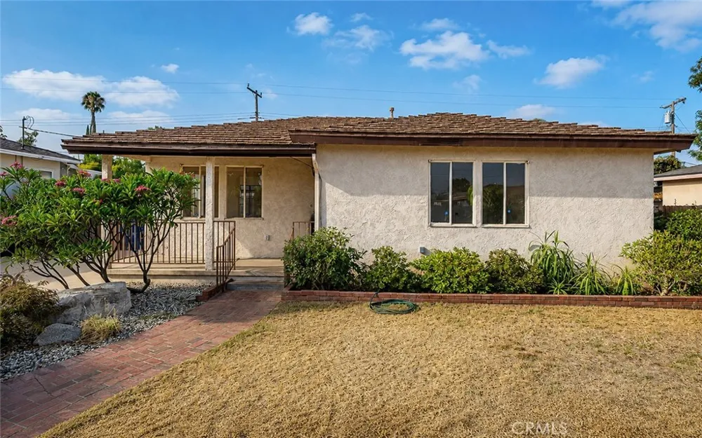 16734 E Devanah Covina, CA 91722
