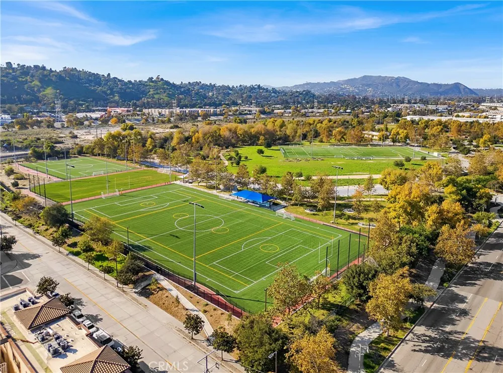 2700 E Chaucer E #41 Los Angeles, CA 90065