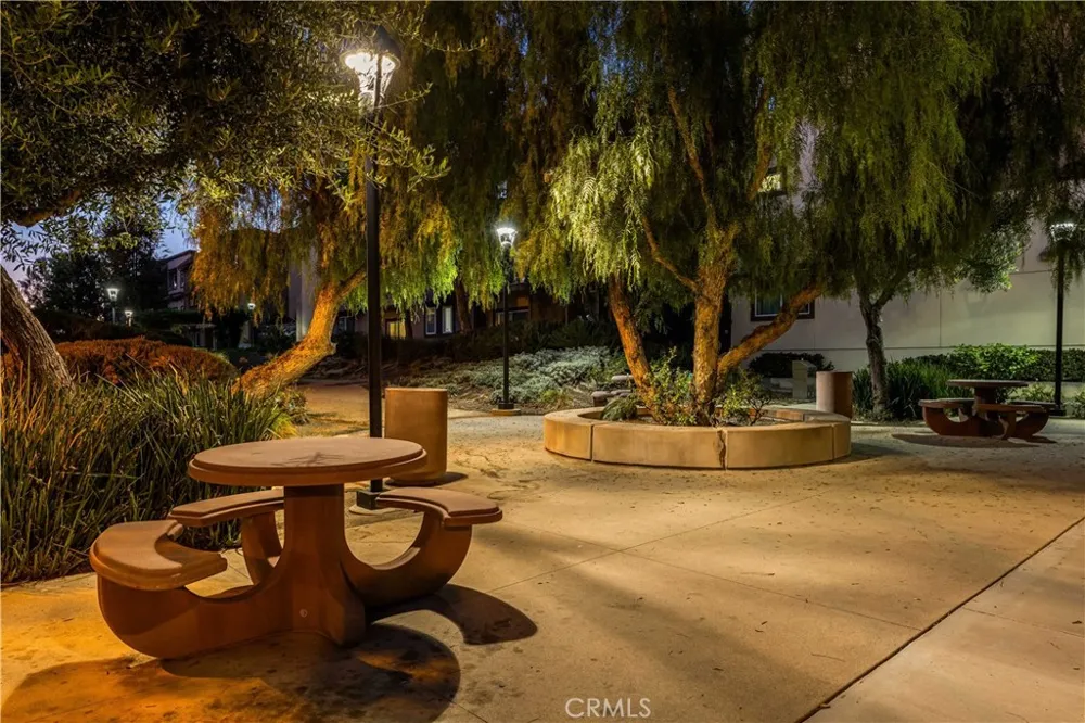 2700 E Chaucer E #41 Los Angeles, CA 90065
