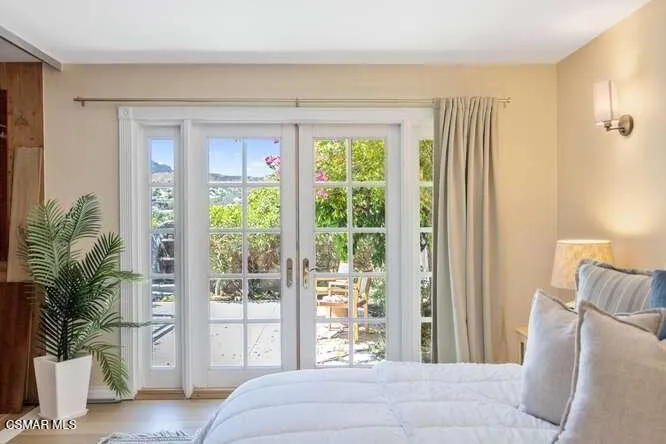 32040 Waterside Lane Westlake Village, CA 91361