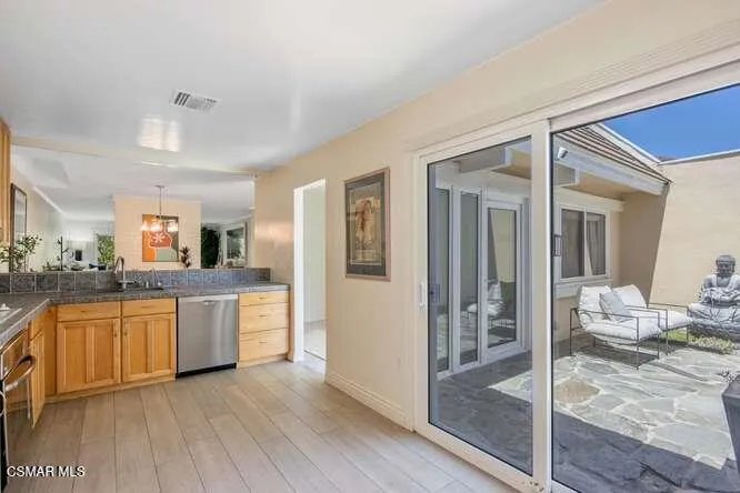 32040 Waterside Lane Westlake Village, CA 91361