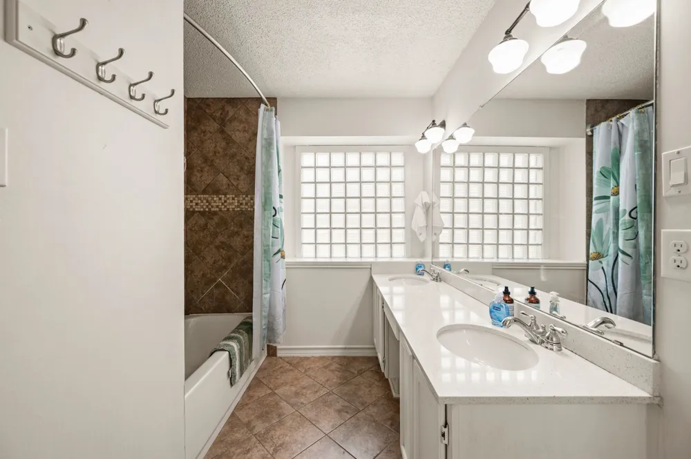 1428 Thistlewood Lane Grapevine, TX 76051