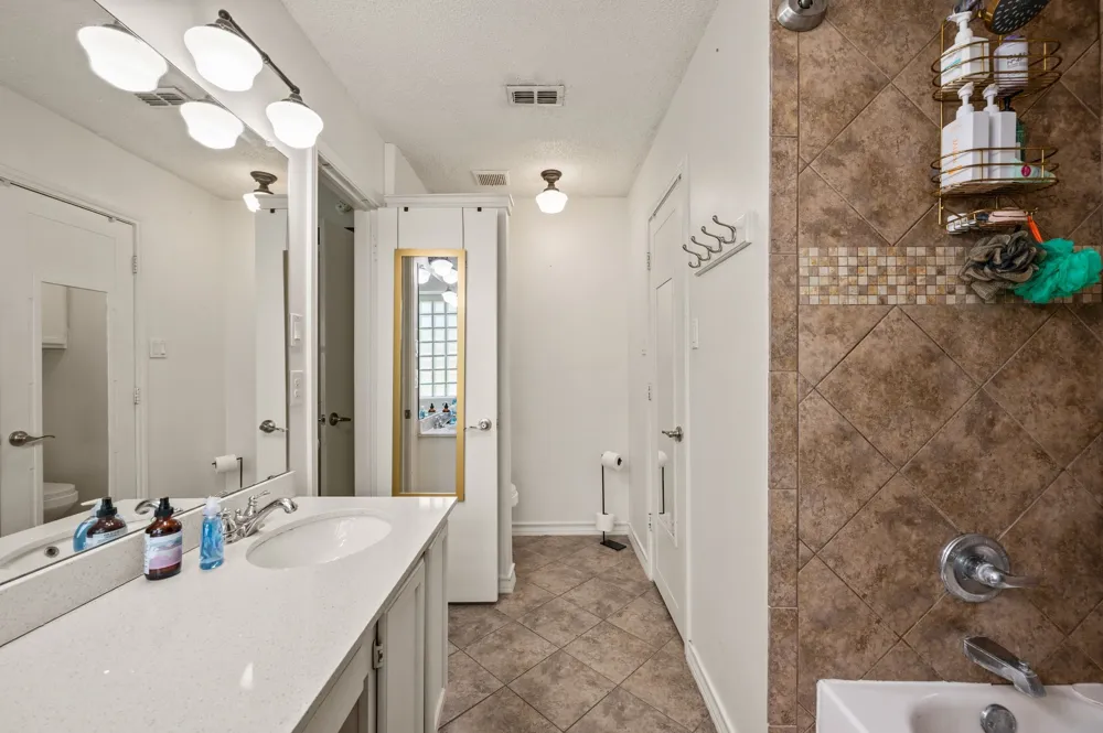 1428 Thistlewood Lane Grapevine, TX 76051