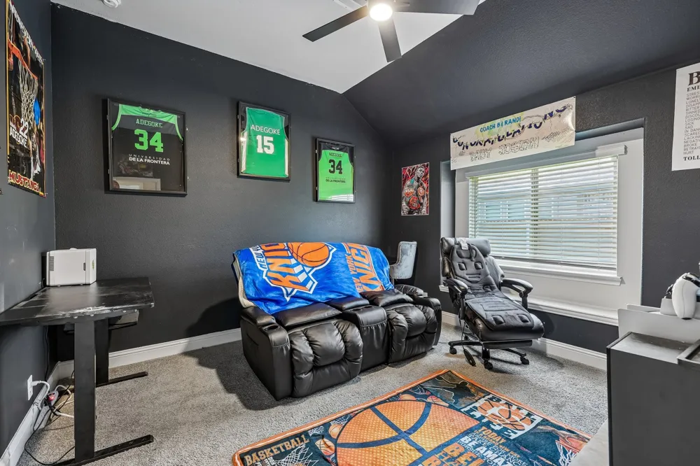 121 Claywood Drive Glenn Heights, TX 75154