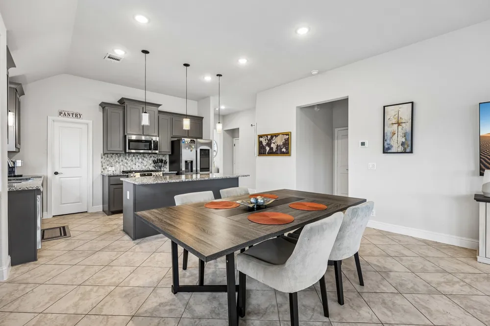 121 Claywood Drive Glenn Heights, TX 75154