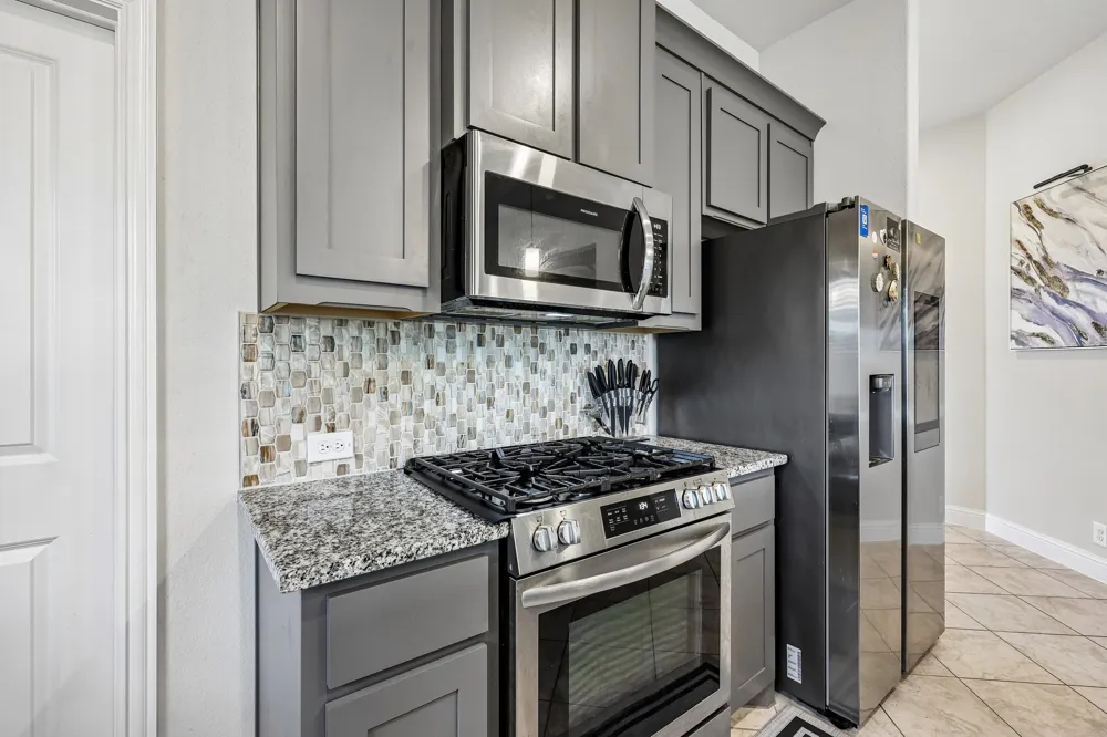 121 Claywood Drive Glenn Heights, TX 75154
