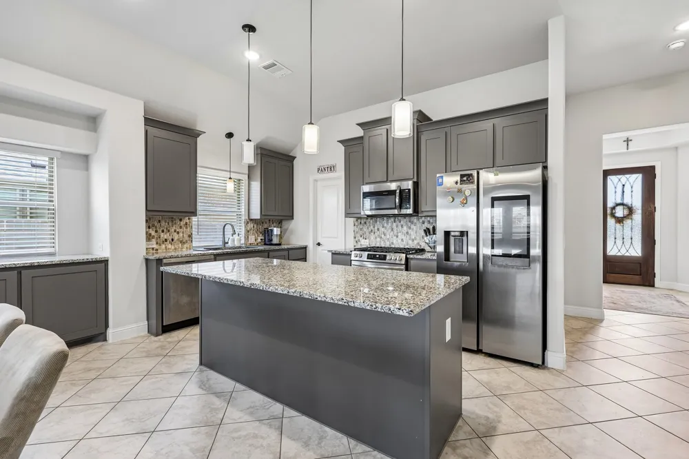 121 Claywood Drive Glenn Heights, TX 75154
