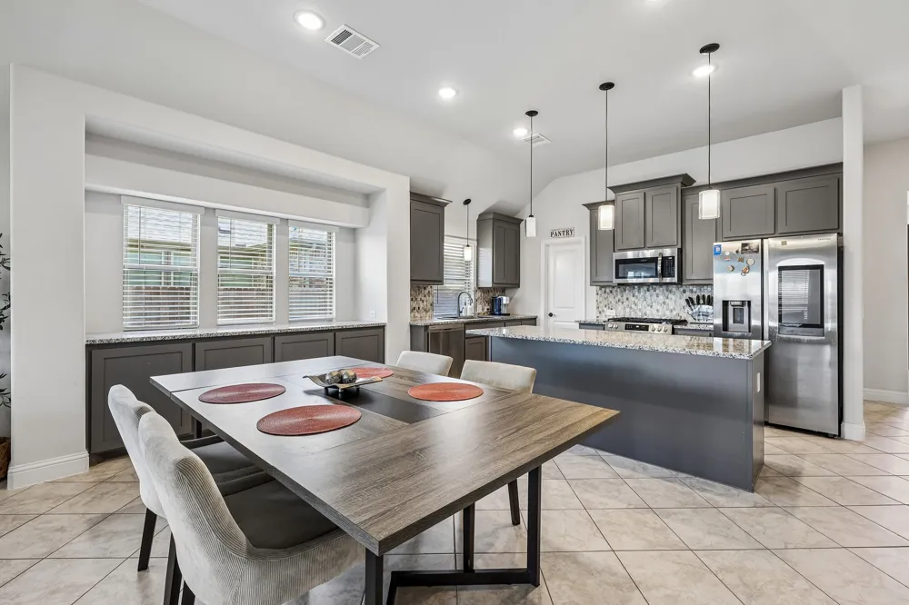 121 Claywood Drive Glenn Heights, TX 75154