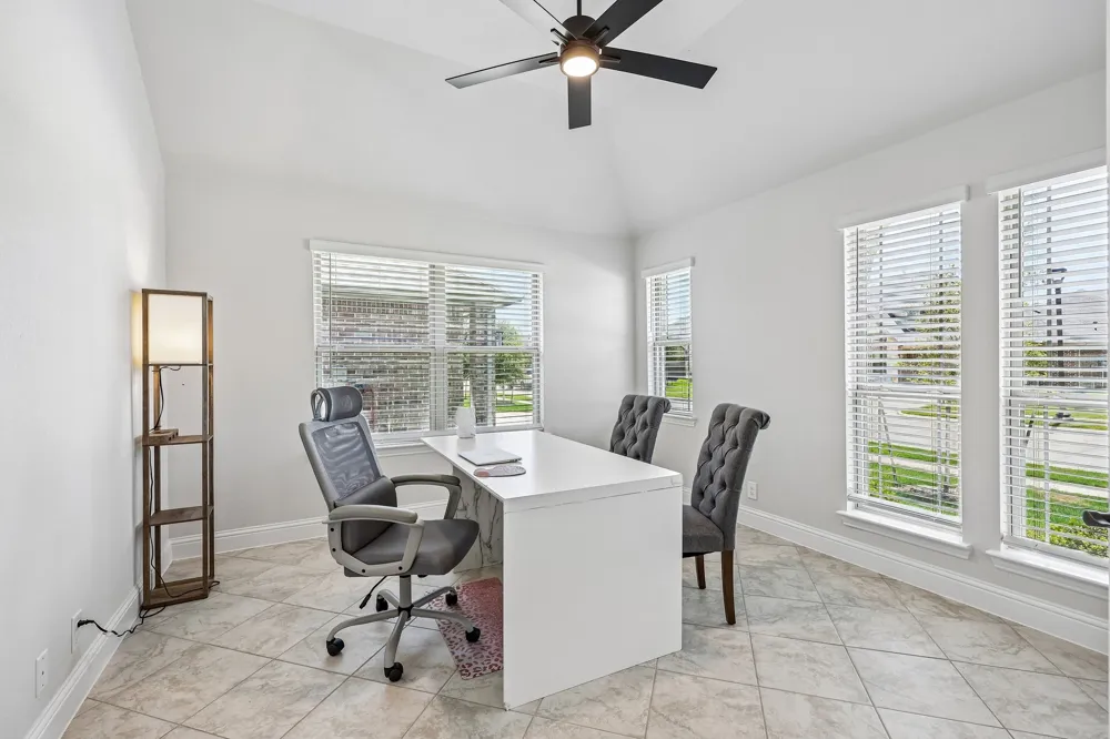 121 Claywood Drive Glenn Heights, TX 75154