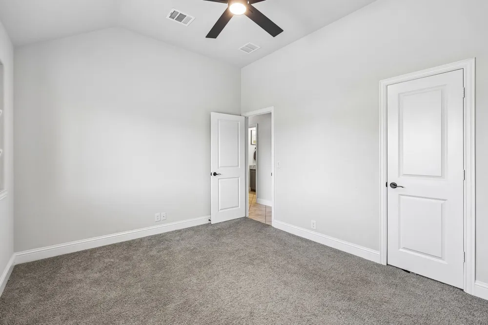 121 Claywood Drive Glenn Heights, TX 75154