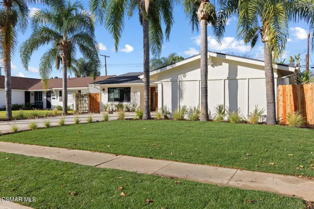 6655 Lederer Avenue Canoga Park, CA 91307