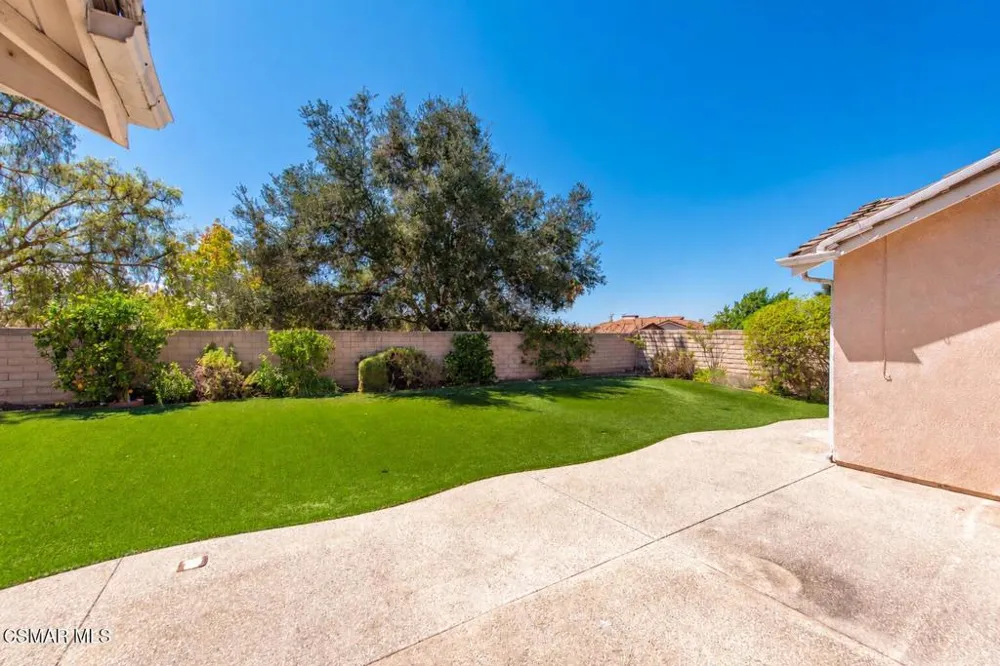 141 Giant Oak Avenue Newbury Park, CA 91320