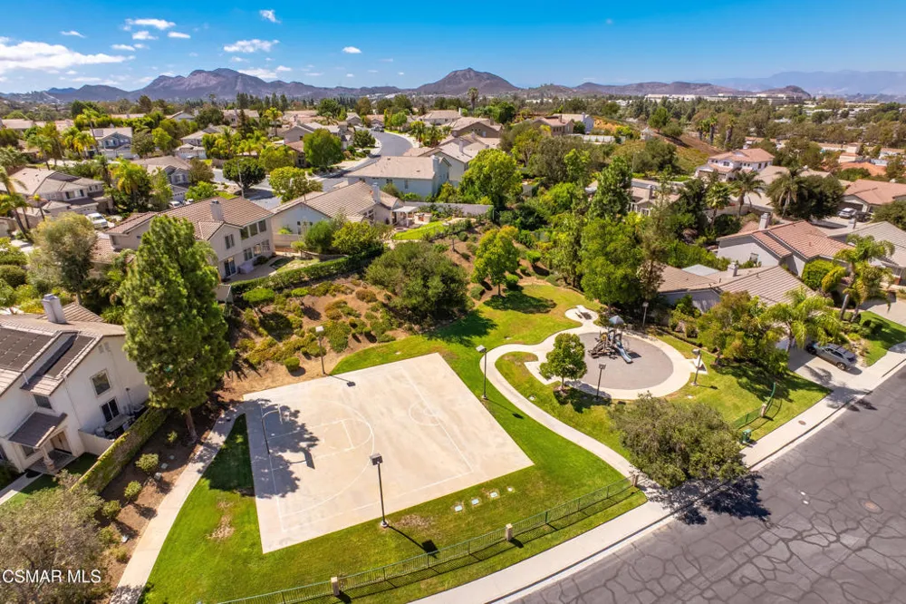 141 Giant Oak Avenue Newbury Park, CA 91320