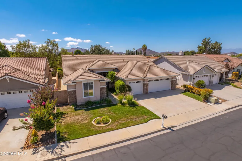 141 Giant Oak Avenue Newbury Park, CA 91320