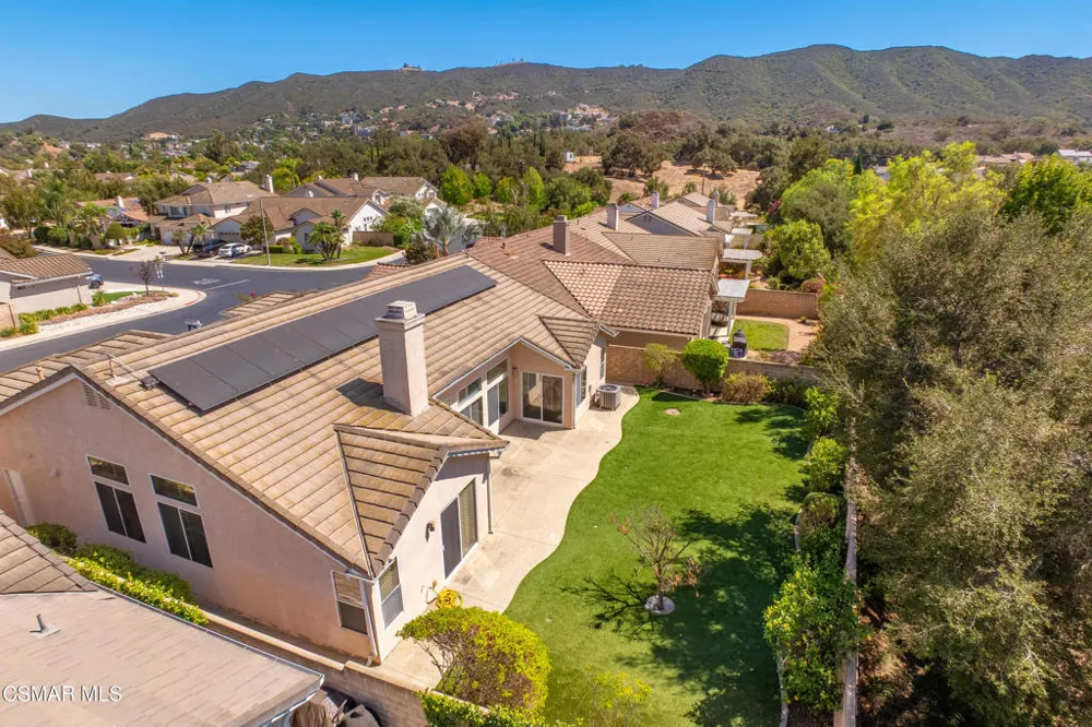 141 Giant Oak Avenue Newbury Park, CA 91320