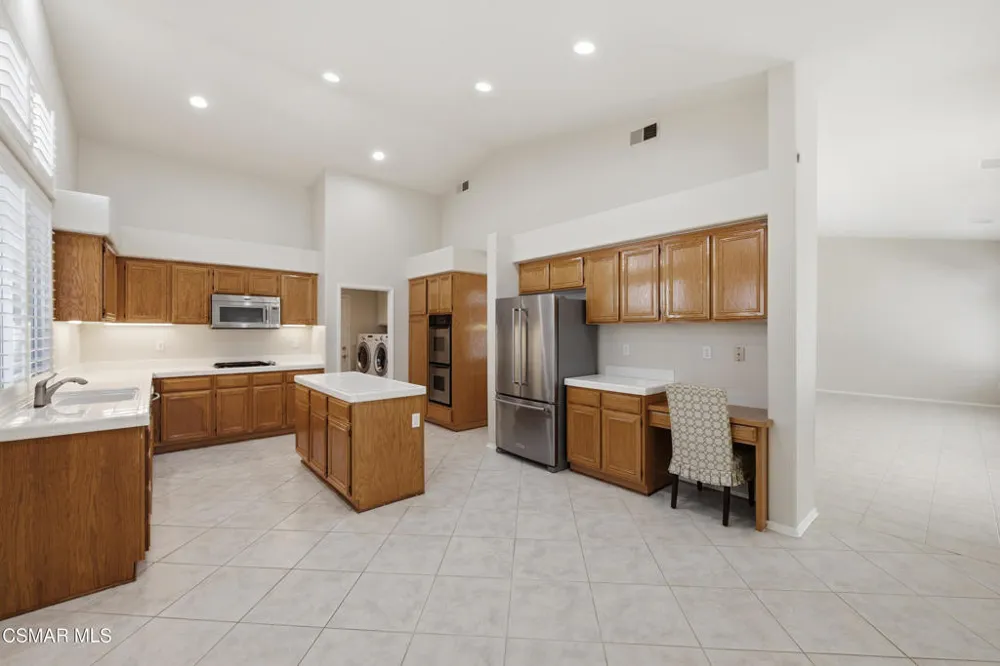 141 Giant Oak Avenue Newbury Park, CA 91320