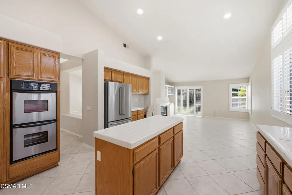 141 Giant Oak Avenue Newbury Park, CA 91320