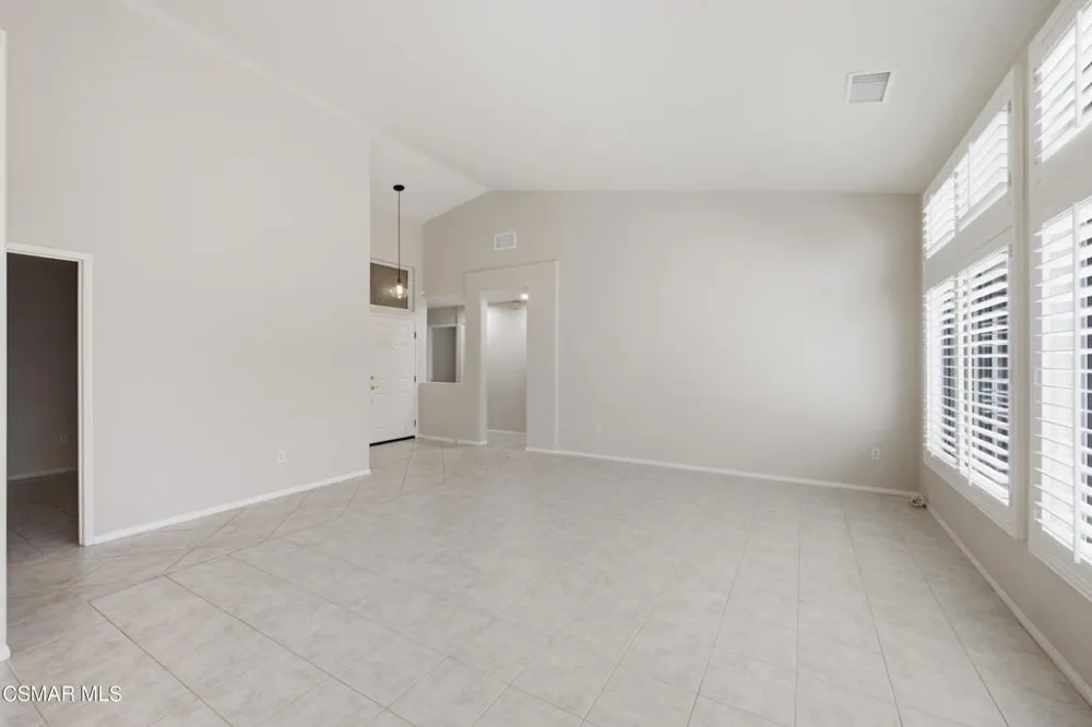 141 Giant Oak Avenue Newbury Park, CA 91320