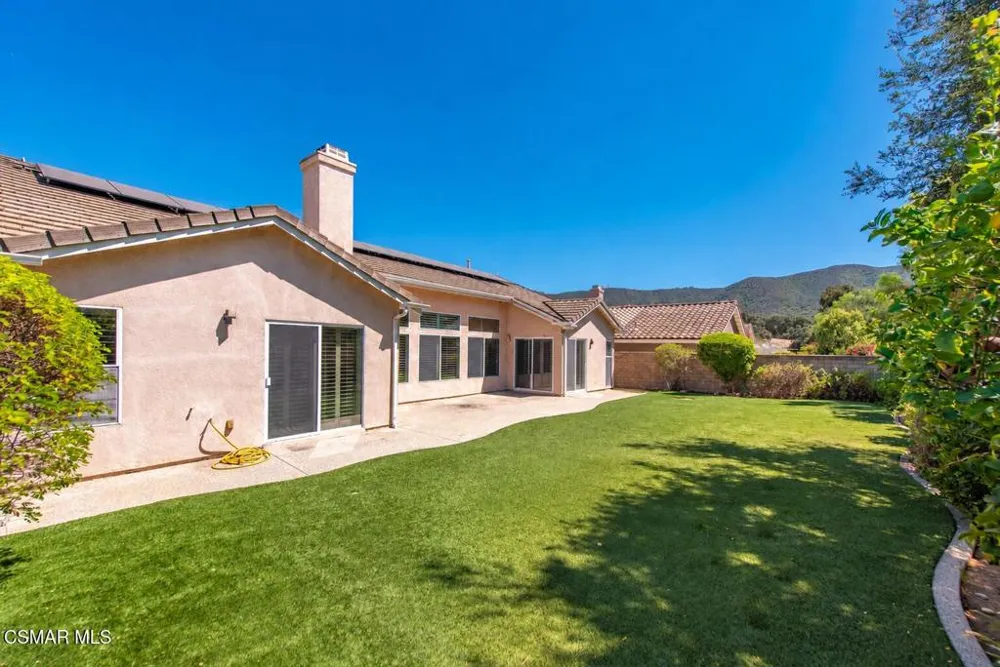 141 Giant Oak Avenue Newbury Park, CA 91320