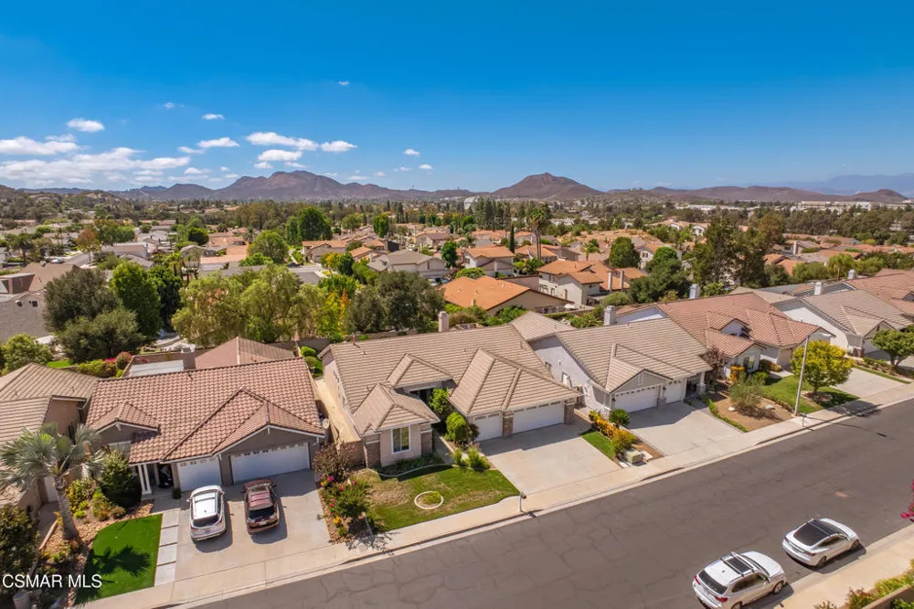 141 Giant Oak Avenue Newbury Park, CA 91320