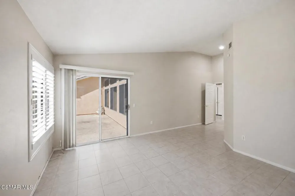 141 Giant Oak Avenue Newbury Park, CA 91320