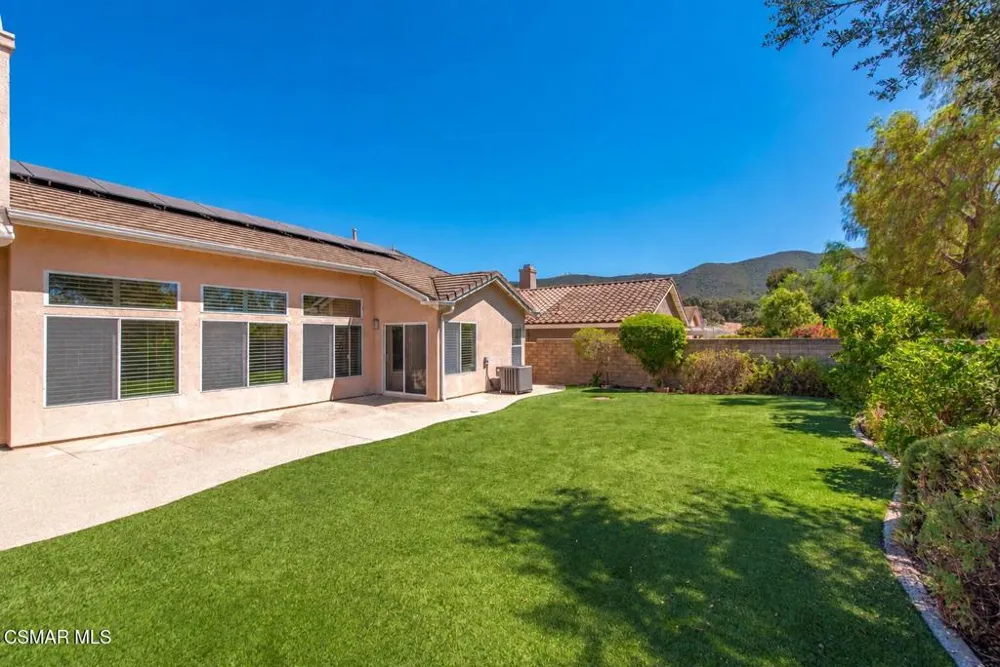 141 Giant Oak Avenue Newbury Park, CA 91320