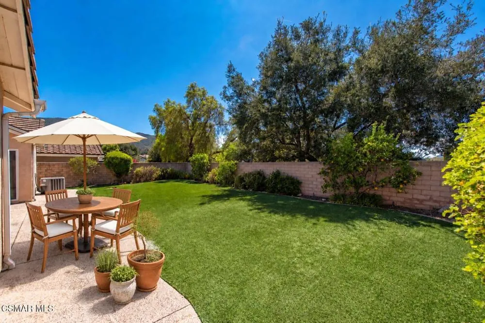 141 Giant Oak Avenue Newbury Park, CA 91320