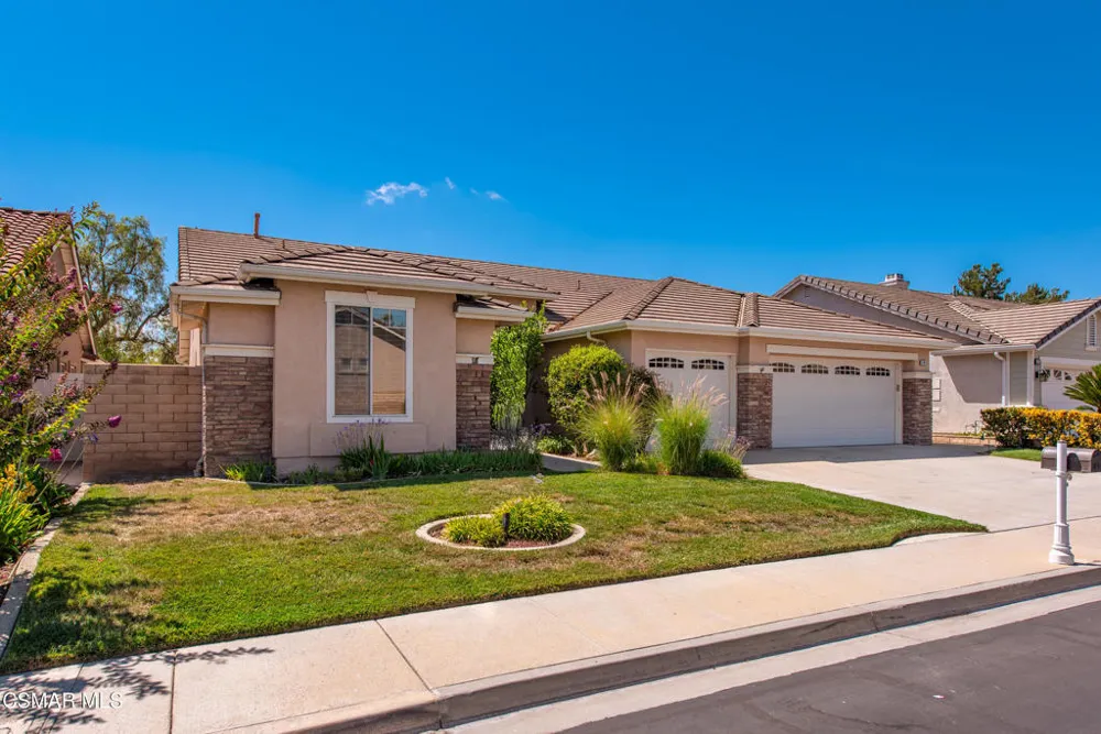 141 Giant Oak Avenue Newbury Park, CA 91320