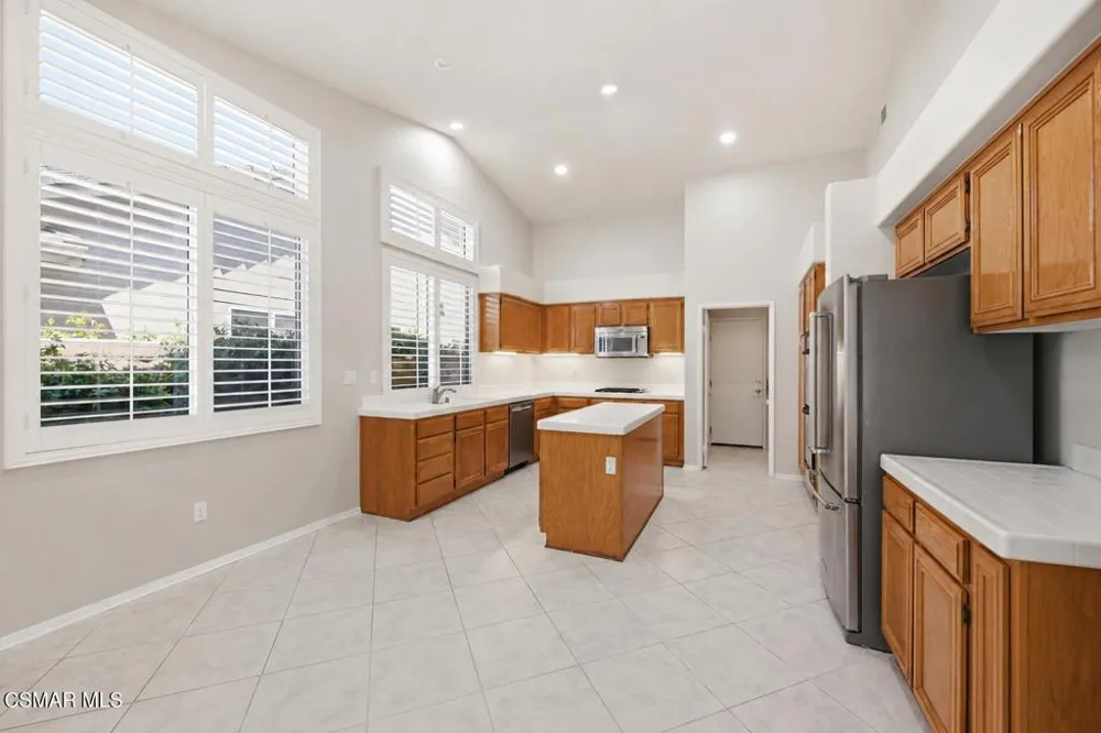 141 Giant Oak Avenue Newbury Park, CA 91320