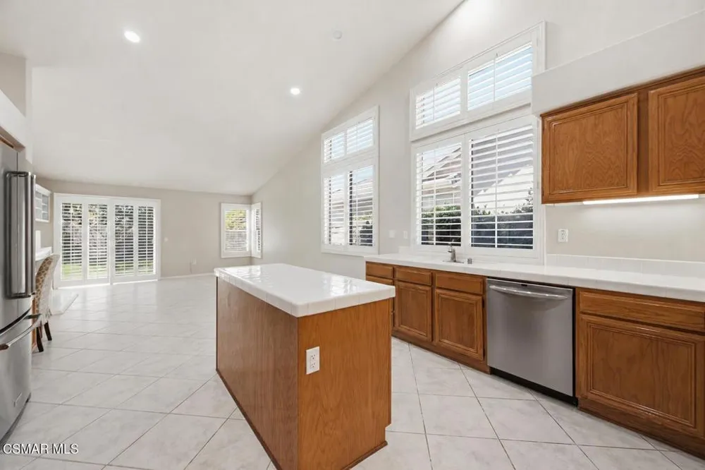141 Giant Oak Avenue Newbury Park, CA 91320