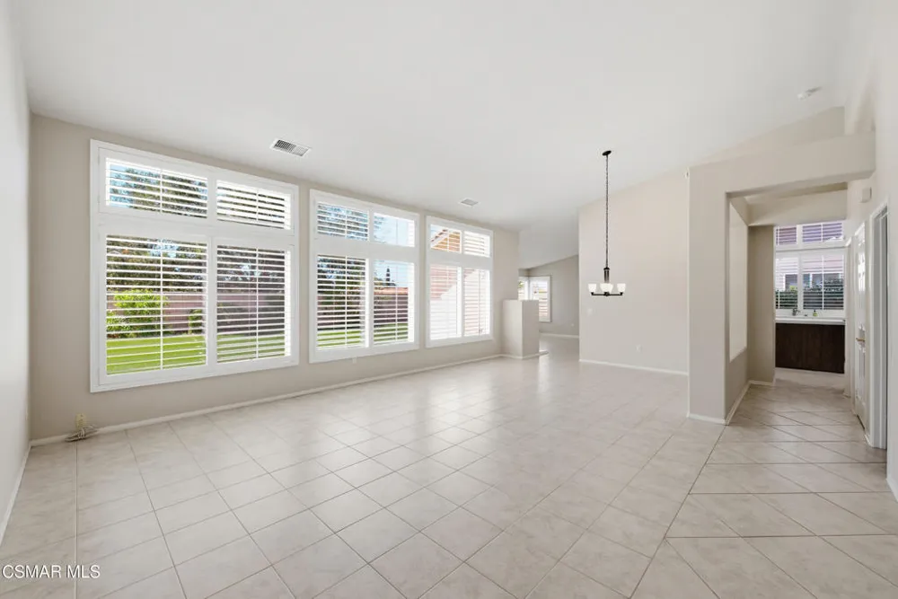 141 Giant Oak Avenue Newbury Park, CA 91320
