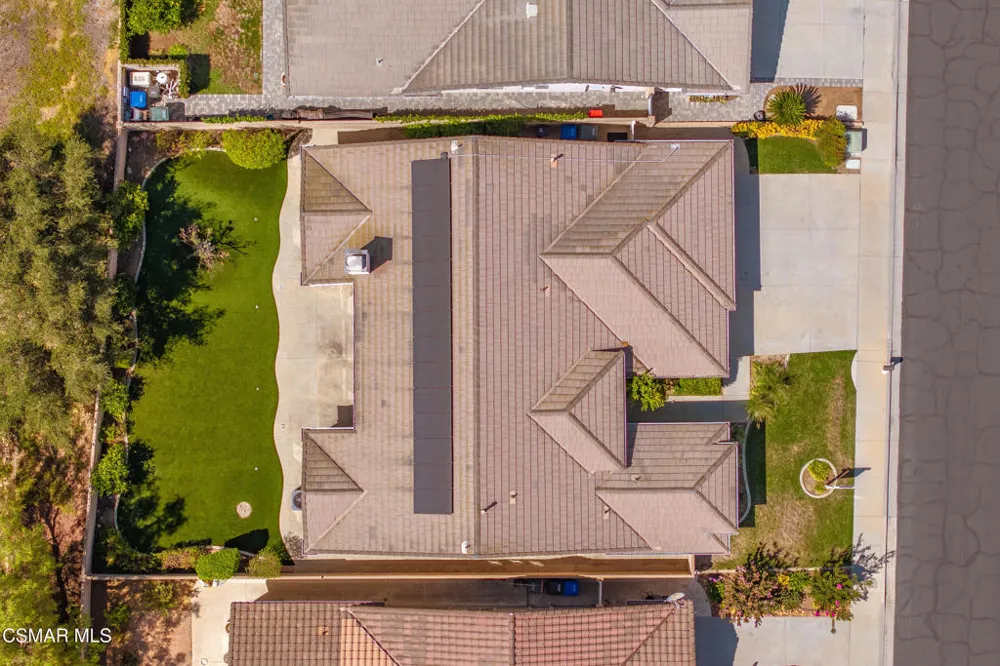 141 Giant Oak Avenue Newbury Park, CA 91320