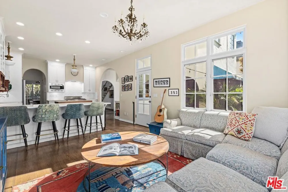 537 June Street Los Angeles, CA 90004