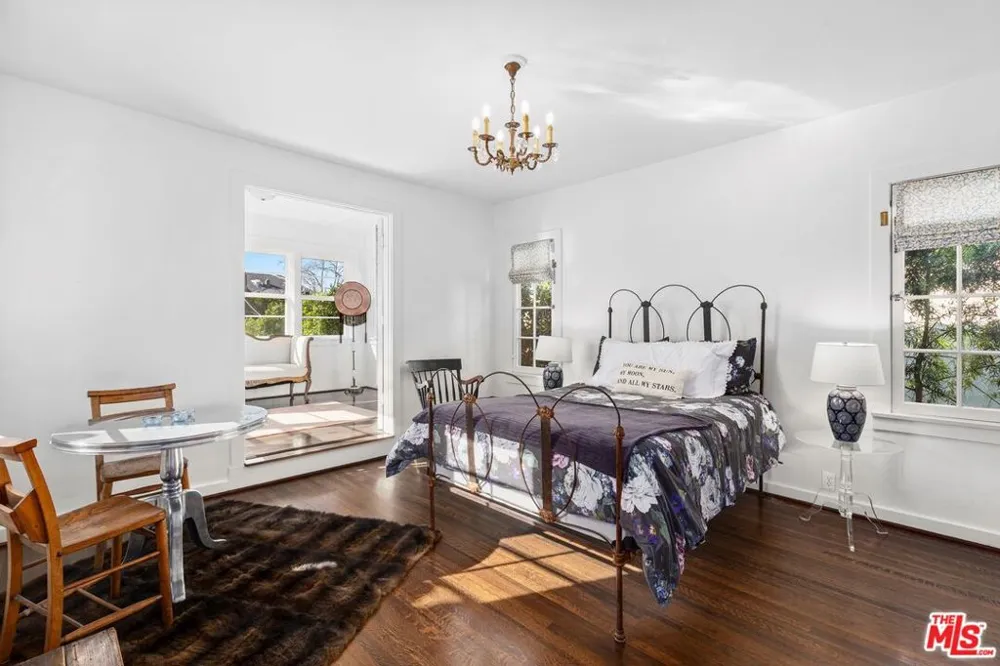 537 June Street Los Angeles, CA 90004