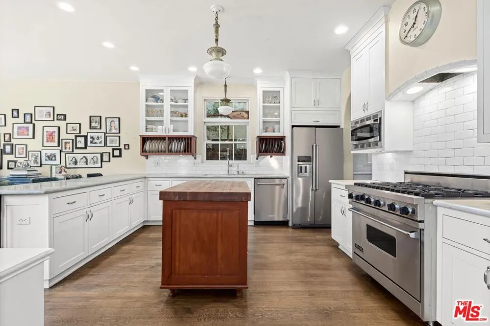 537 June Street Los Angeles, CA 90004