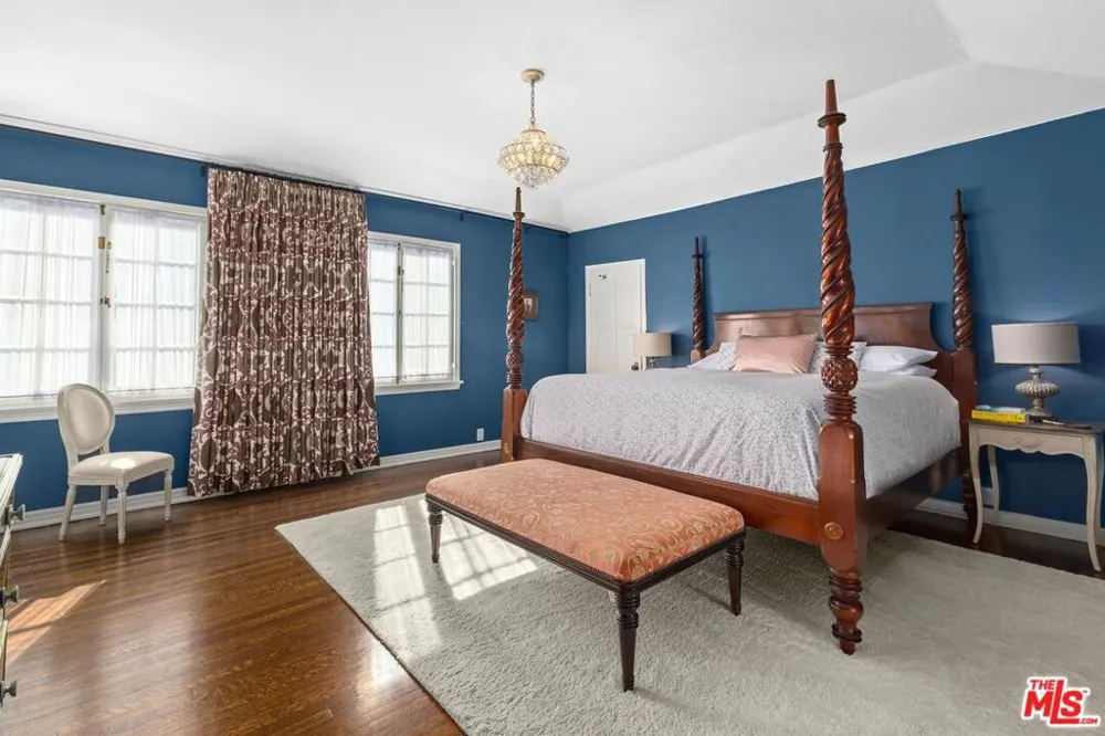 537 June Street Los Angeles, CA 90004