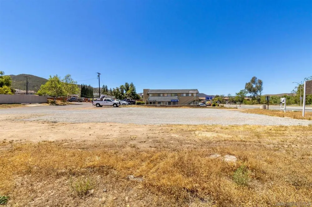 8069 Mission George 1 Santee, CA 92071