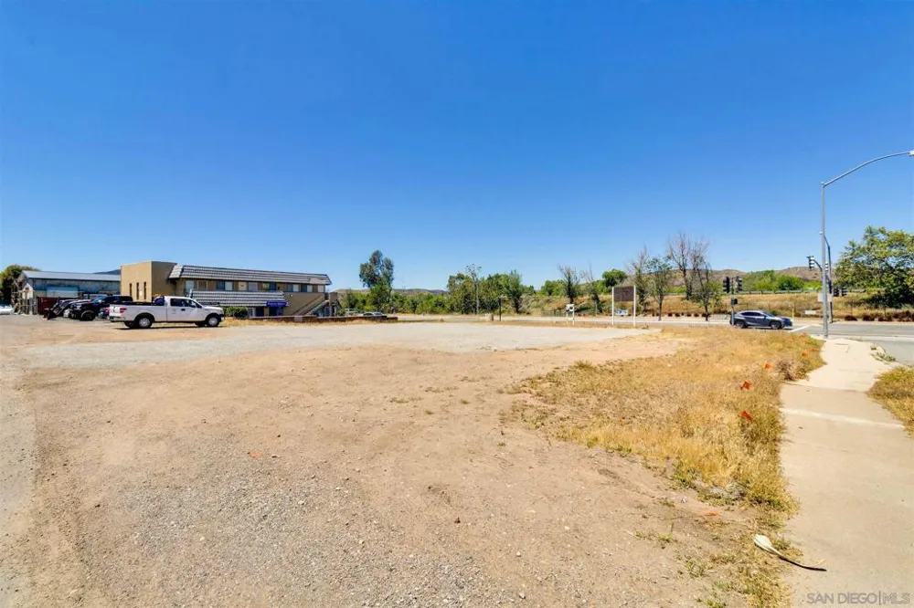 8069 Mission George 1 Santee, CA 92071