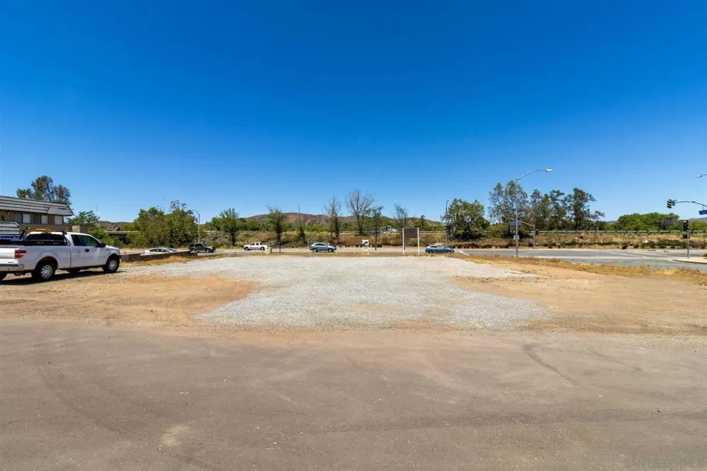 8069 Mission George 1 Santee, CA 92071