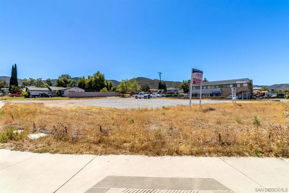 8069 Mission George 1 Santee, CA 92071