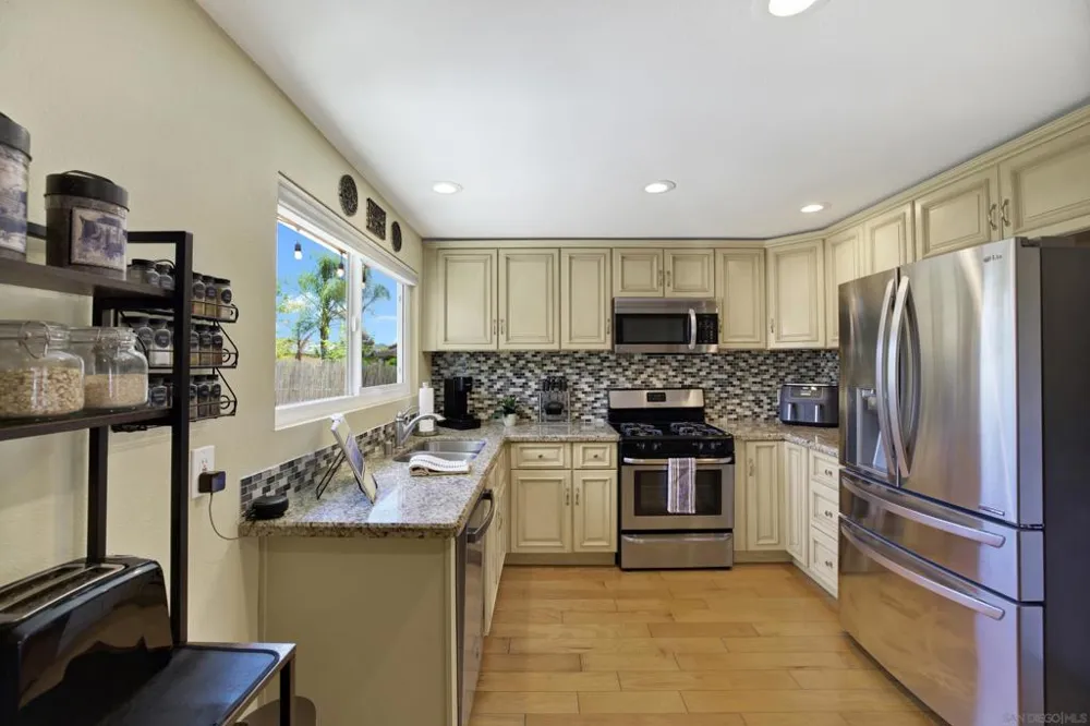 13351 Silver Lake Dr. Poway, CA 92064