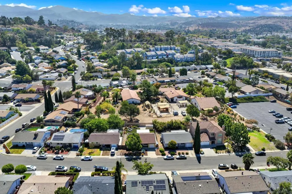 13351 Silver Lake Dr. Poway, CA 92064