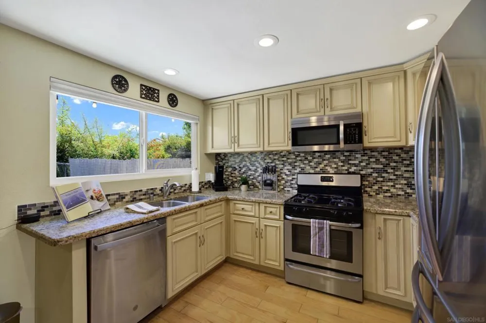 13351 Silver Lake Dr. Poway, CA 92064
